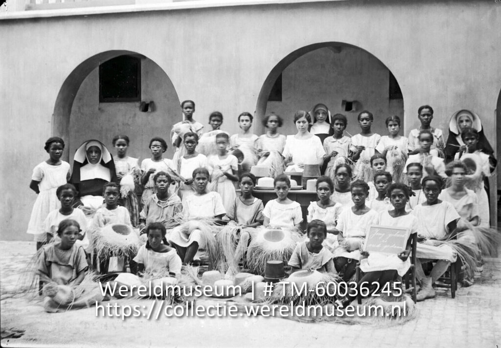 Hat braiders in Curacao Hat braiders in Curacao